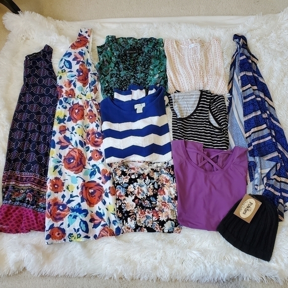 Tops - Bundle lot of 10 pieces Sz M Not so Mystery Box 6